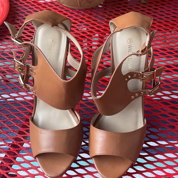 Heels - Picture 3 of 10